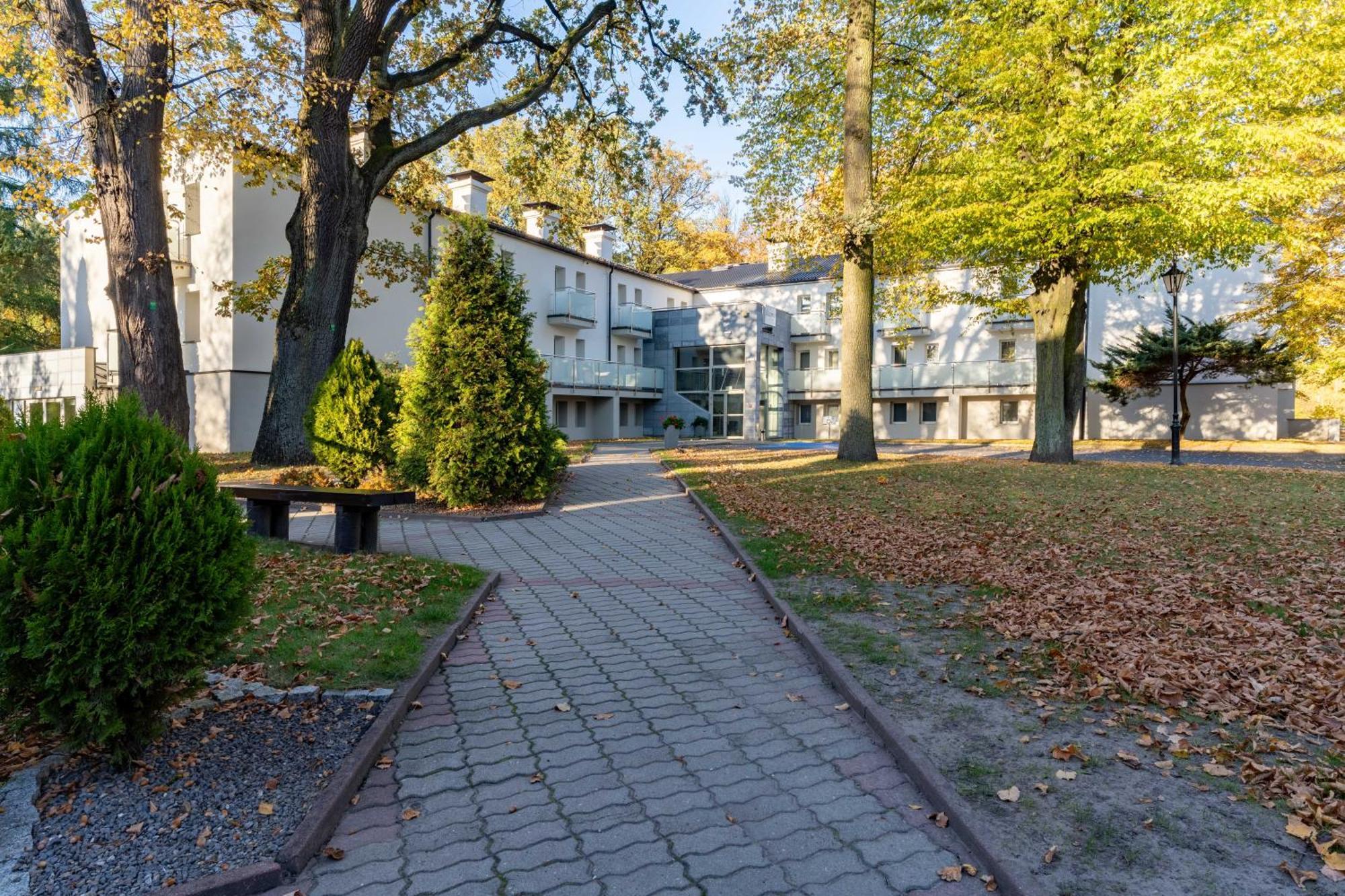 Hotel W Dobieszkowie ストリクフ エクステリア 写真