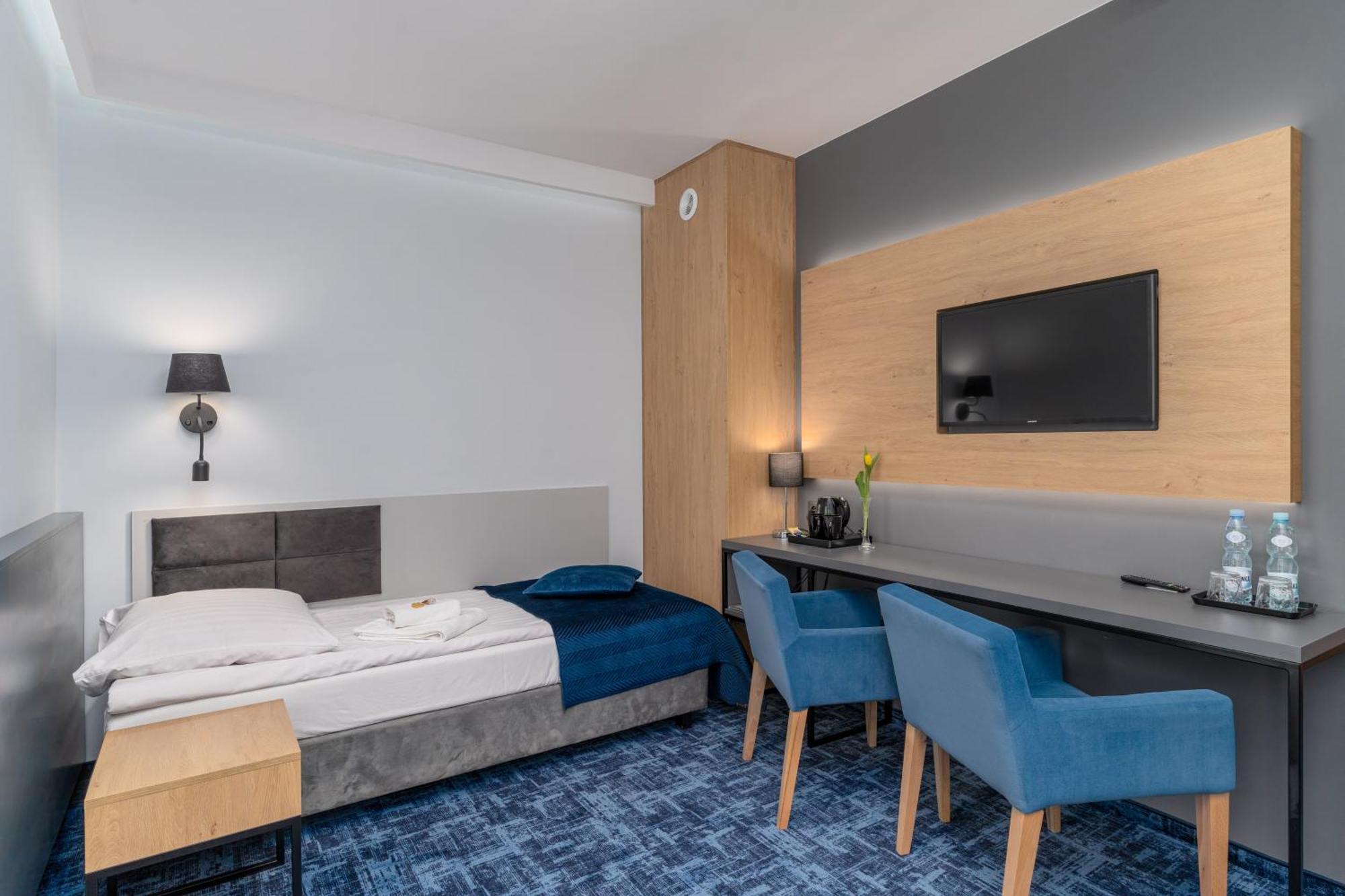 Hotel W Dobieszkowie ストリクフ エクステリア 写真