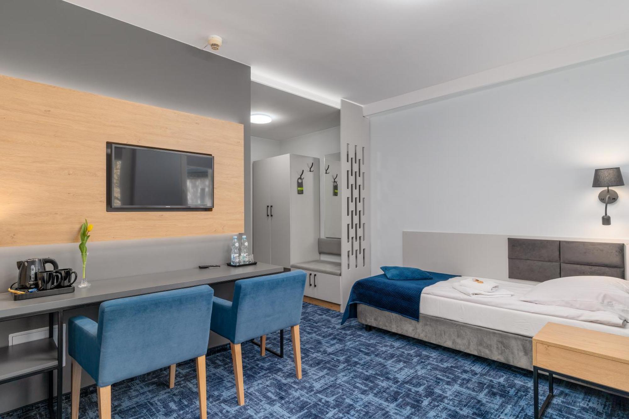 Hotel W Dobieszkowie ストリクフ エクステリア 写真