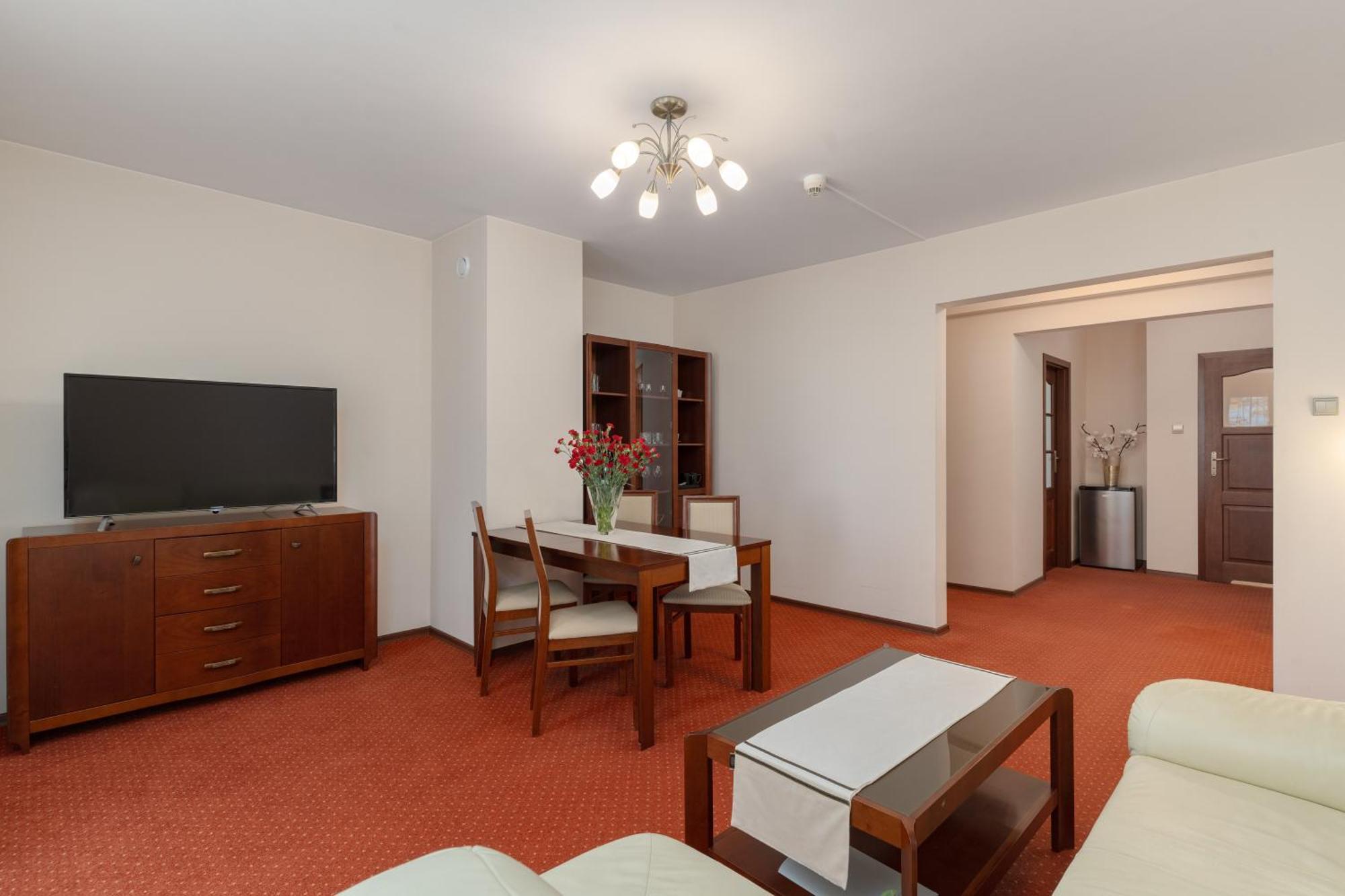 Hotel W Dobieszkowie ストリクフ エクステリア 写真