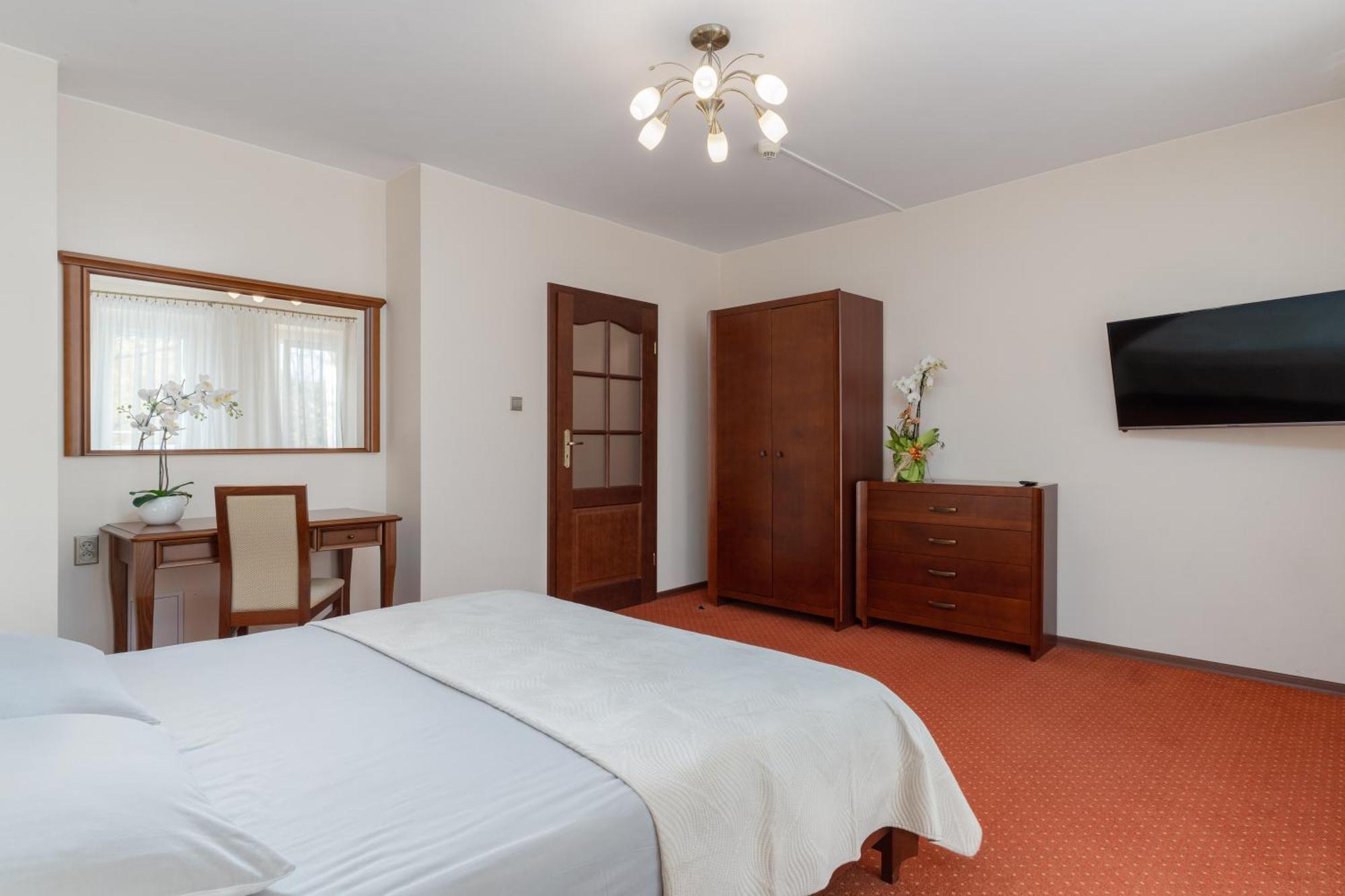 Hotel W Dobieszkowie ストリクフ エクステリア 写真