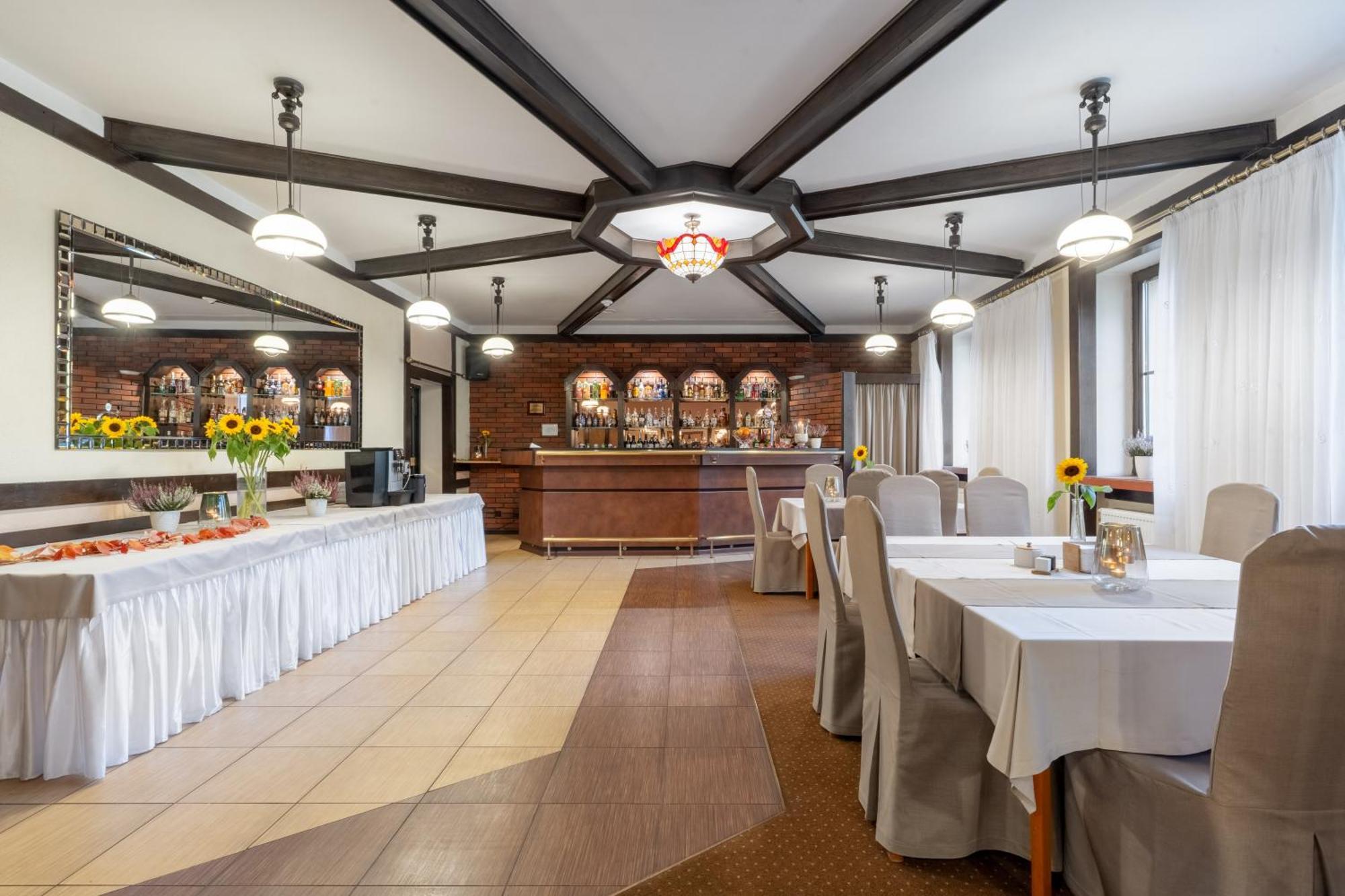 Hotel W Dobieszkowie ストリクフ エクステリア 写真