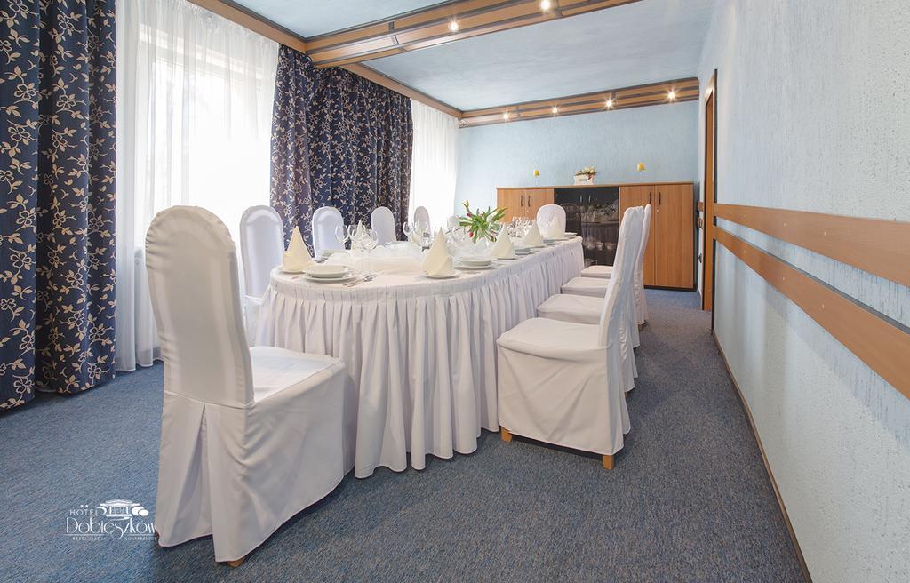 Hotel W Dobieszkowie ストリクフ エクステリア 写真