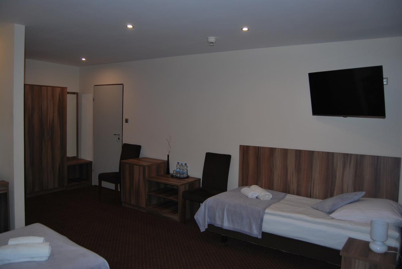 Hotel W Dobieszkowie ストリクフ エクステリア 写真